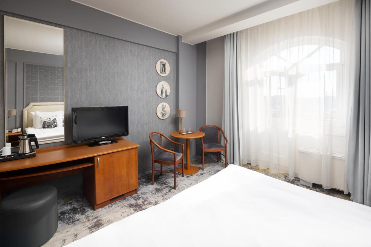 Mercure Sibiu Airport Bagian luar foto