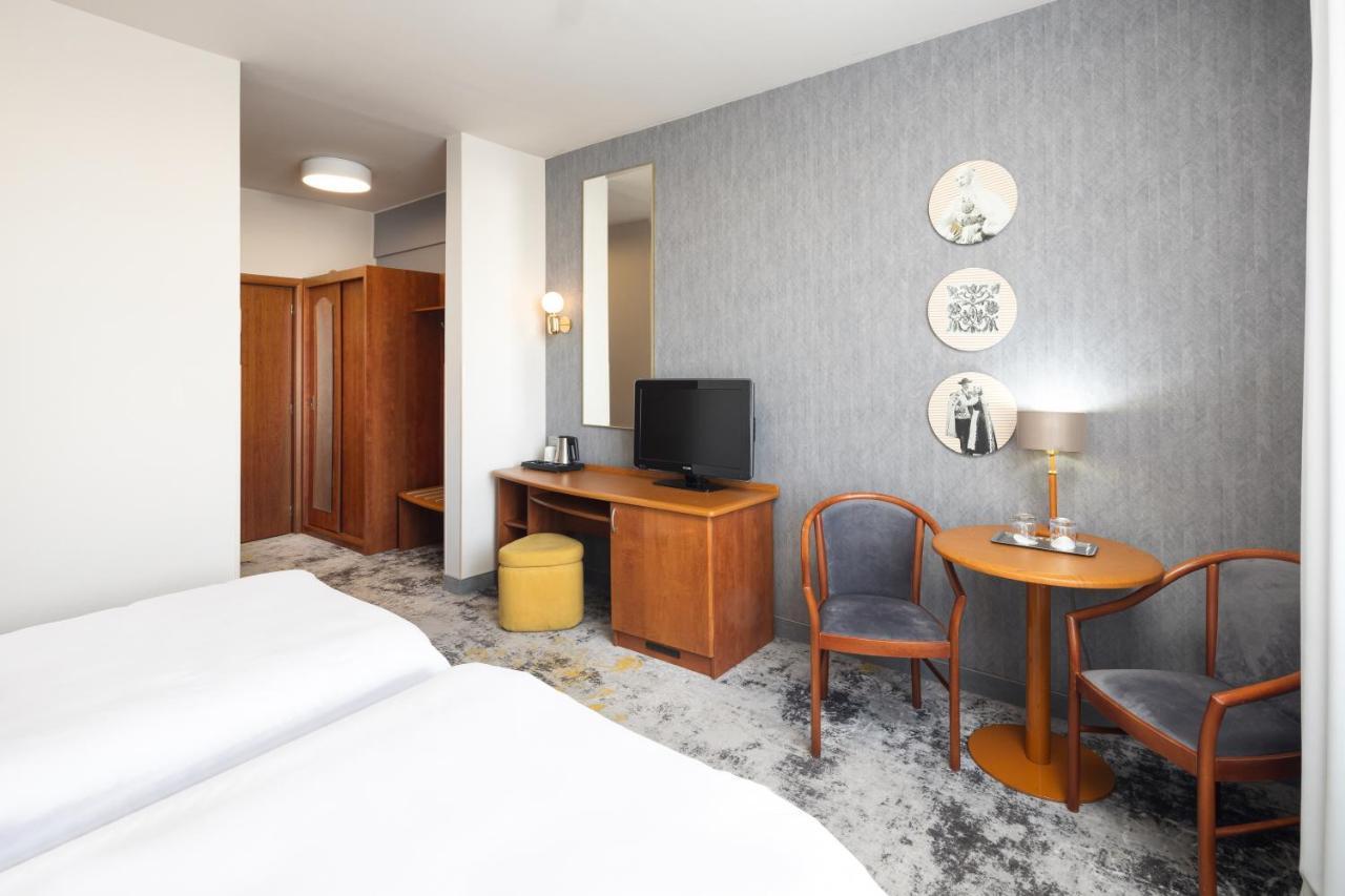 Mercure Sibiu Airport Bagian luar foto