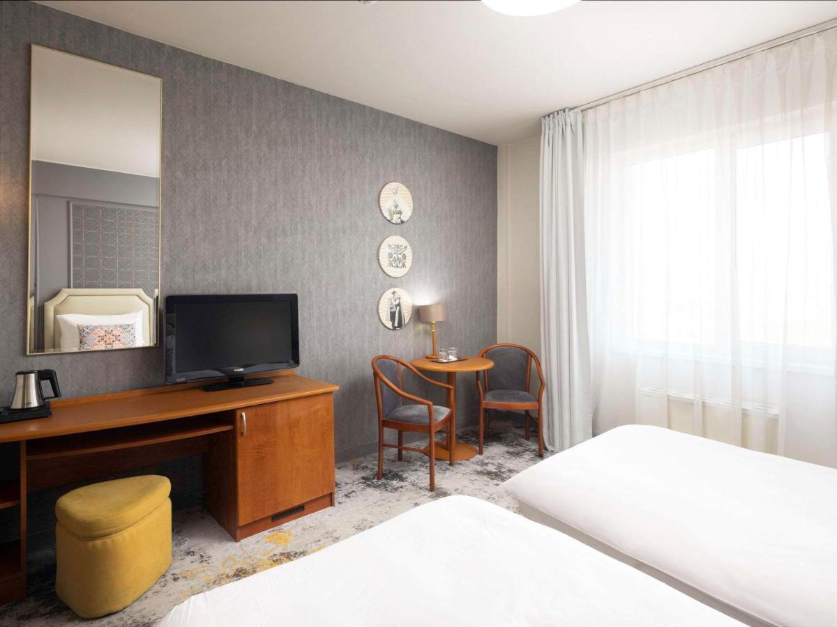Mercure Sibiu Airport Bagian luar foto