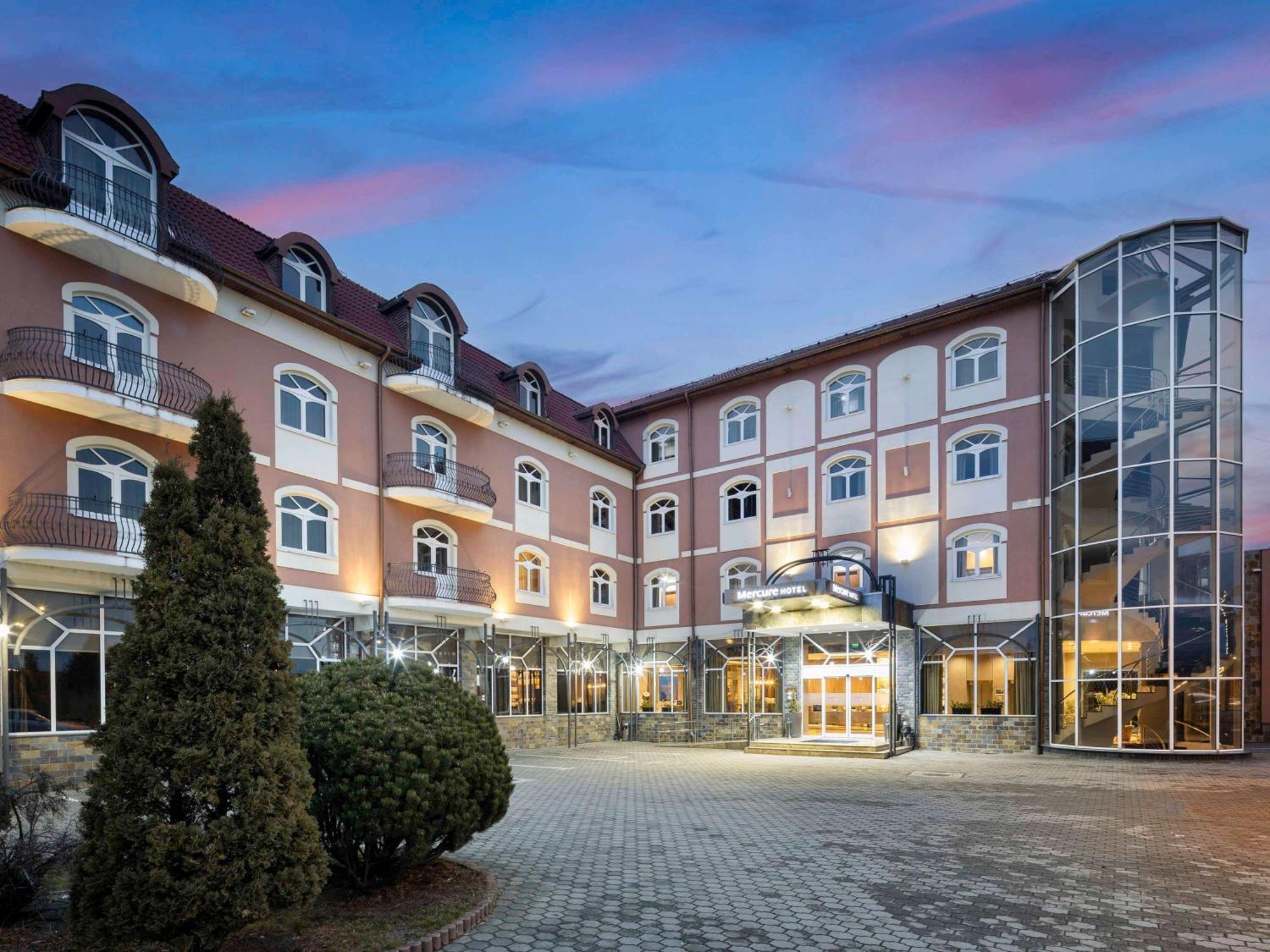 Mercure Sibiu Airport Bagian luar foto