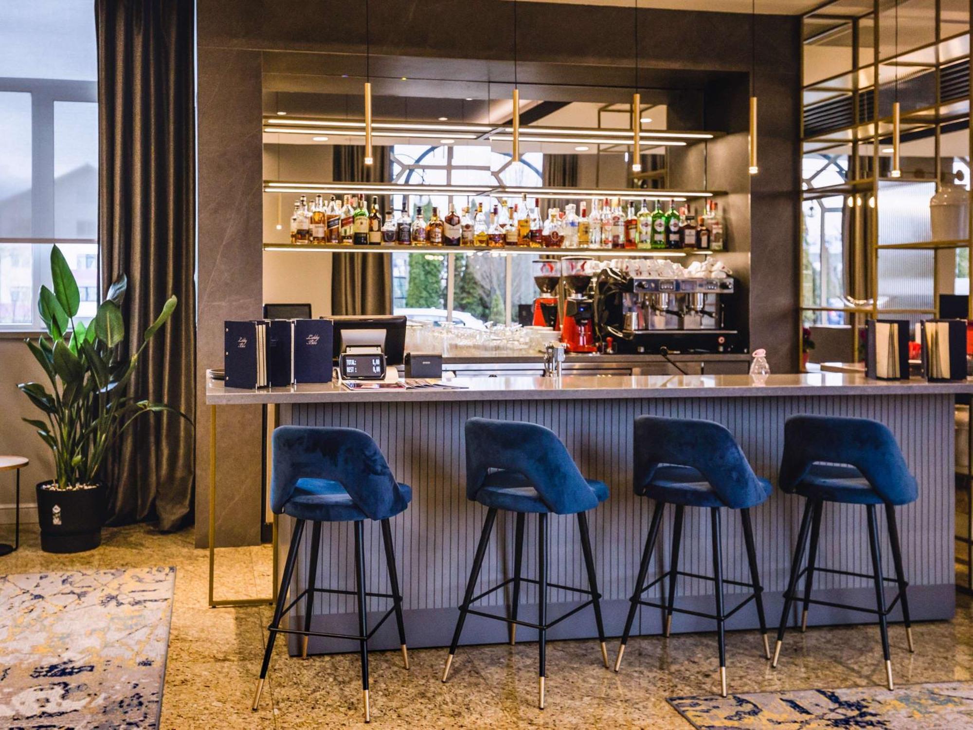 Mercure Sibiu Airport Bagian luar foto